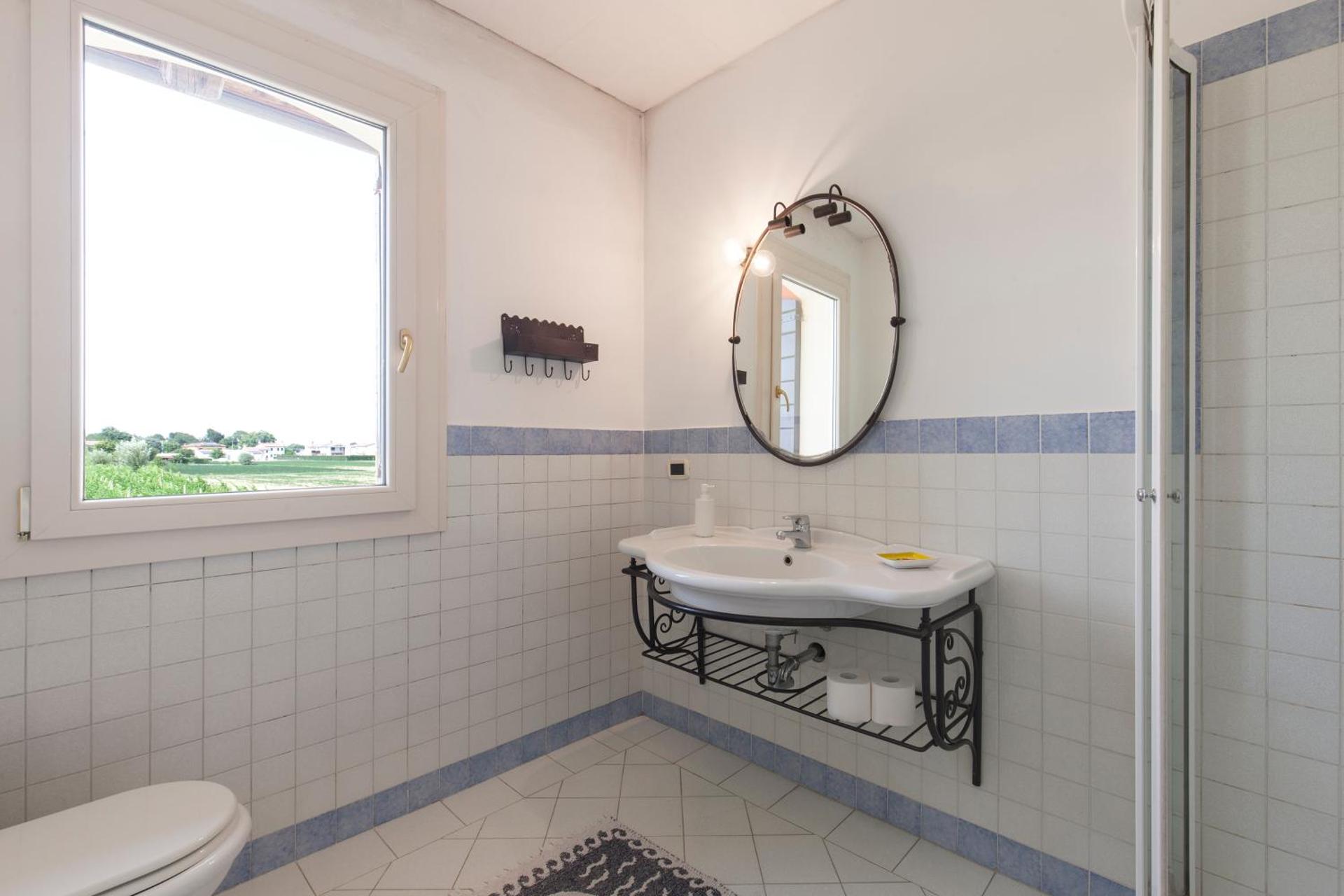 COUNTRY HOUSE CASAMIRIAM