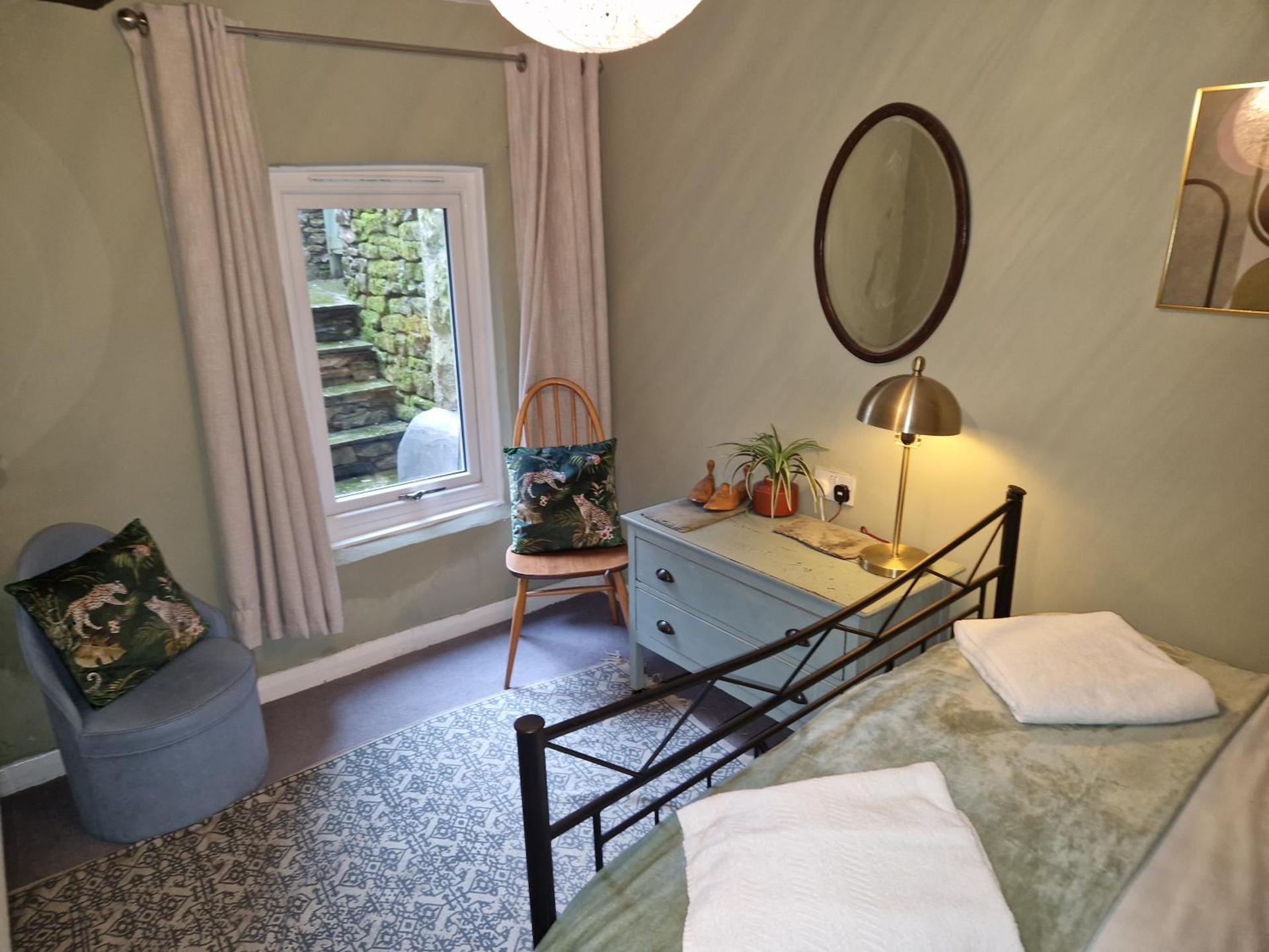 Super Lake District Cottage in Heart of Kendal 3 Double Beds