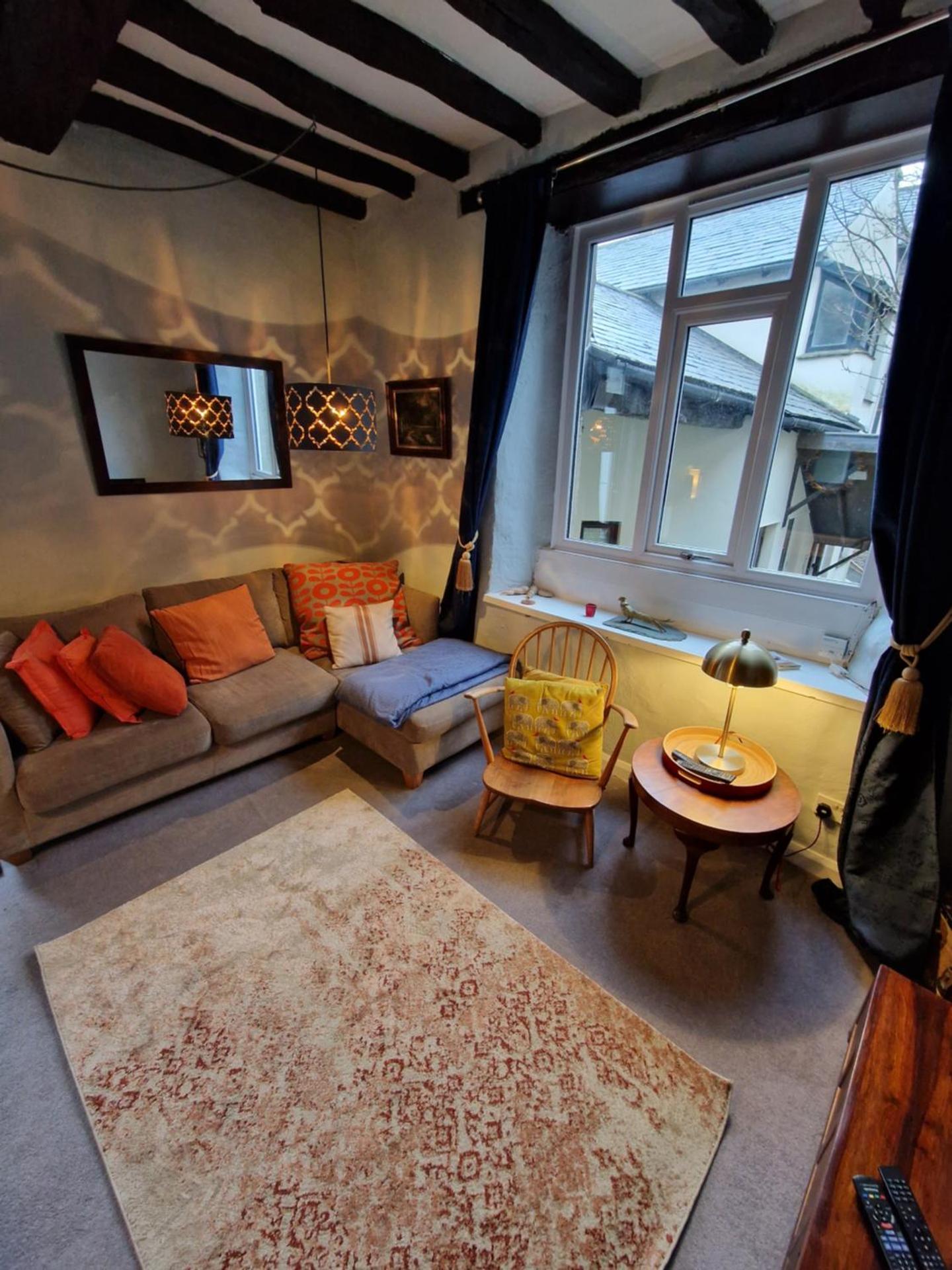 Super Lake District Cottage in Heart of Kendal 3 Double Beds