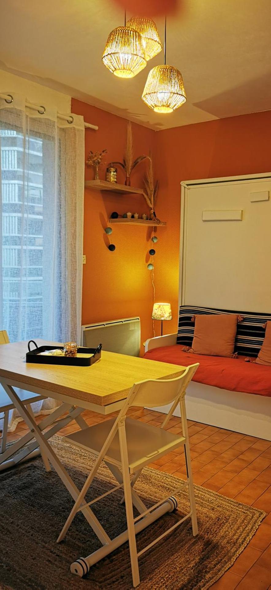 Studio vue mer. Calme et idéalement situé