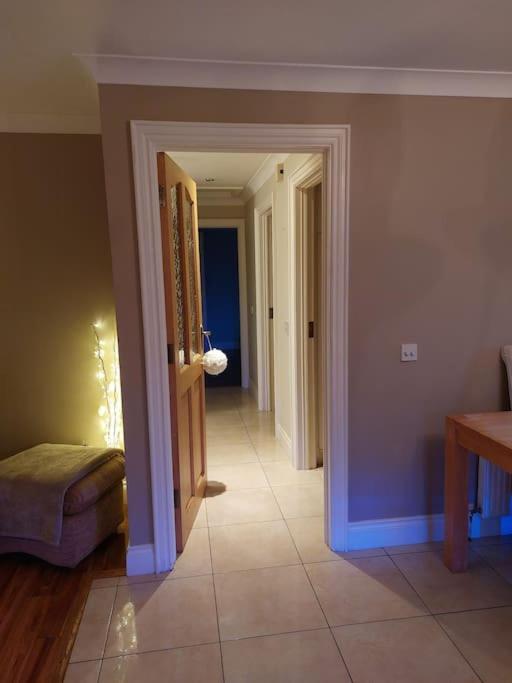 Luxurious Log Cabin with lay-z spa hot tub