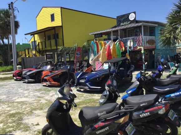 Budget Friendly Bungalow within Walking Distance to the Beach!