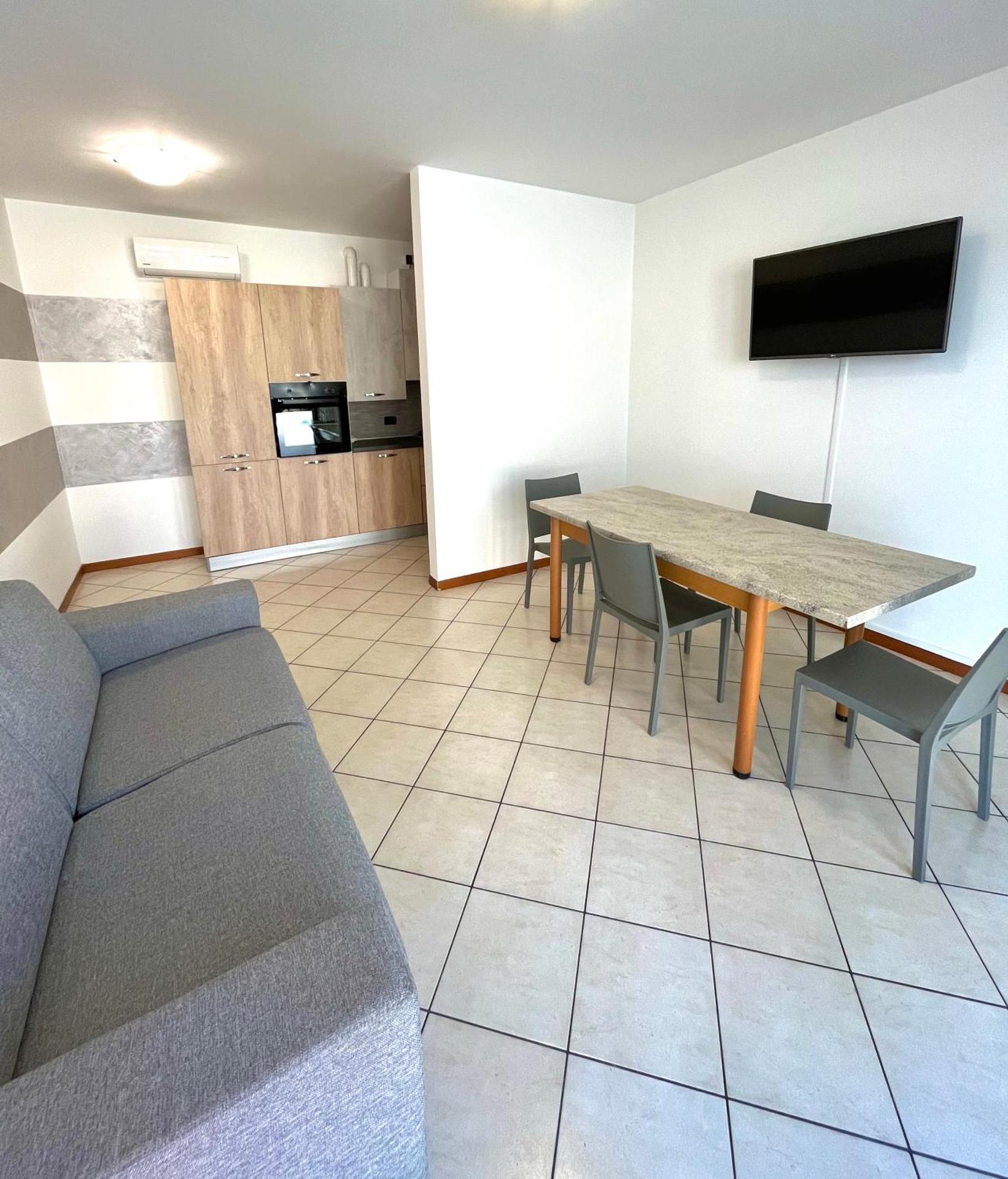 Communal lounge/ TV room