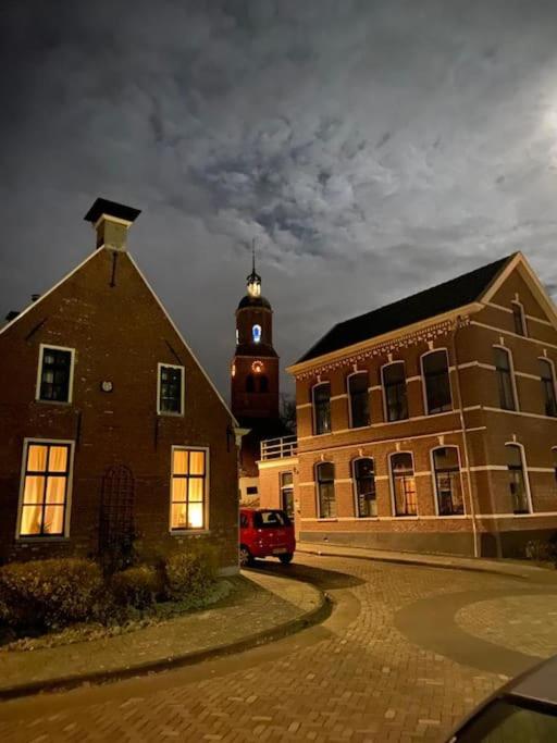 Sfeervol verblijf in oude gemeentehuis Eenrum.