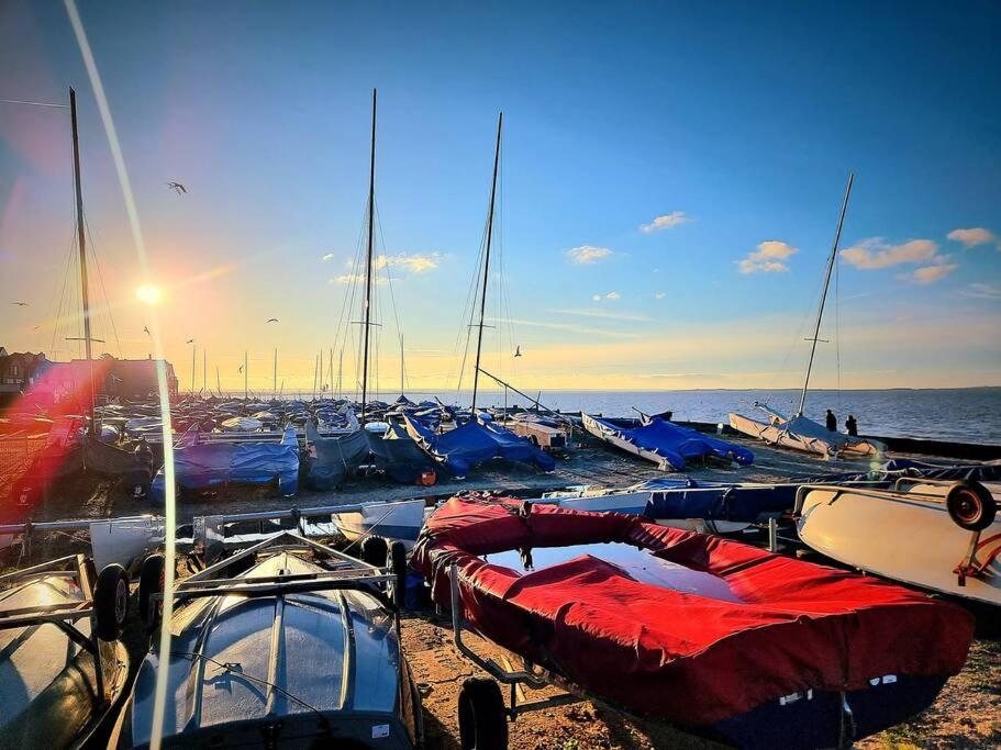 The Lost Lobster - 2 bedroom cottage with parking