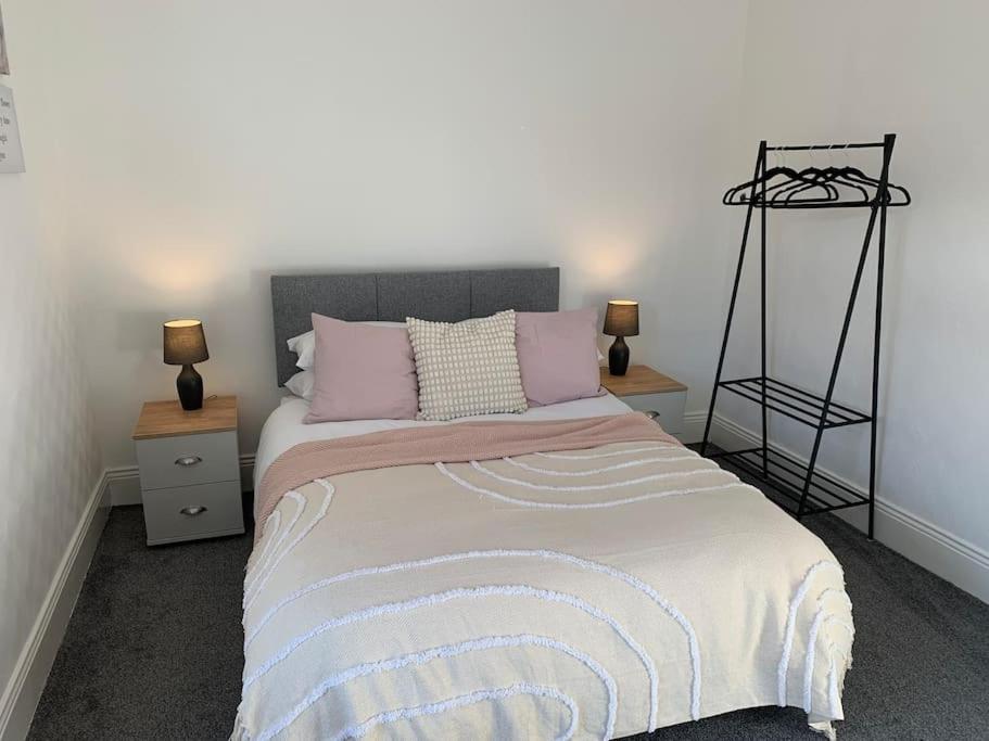 The Crown - Modern & Stylish Home from Home near Hopetown