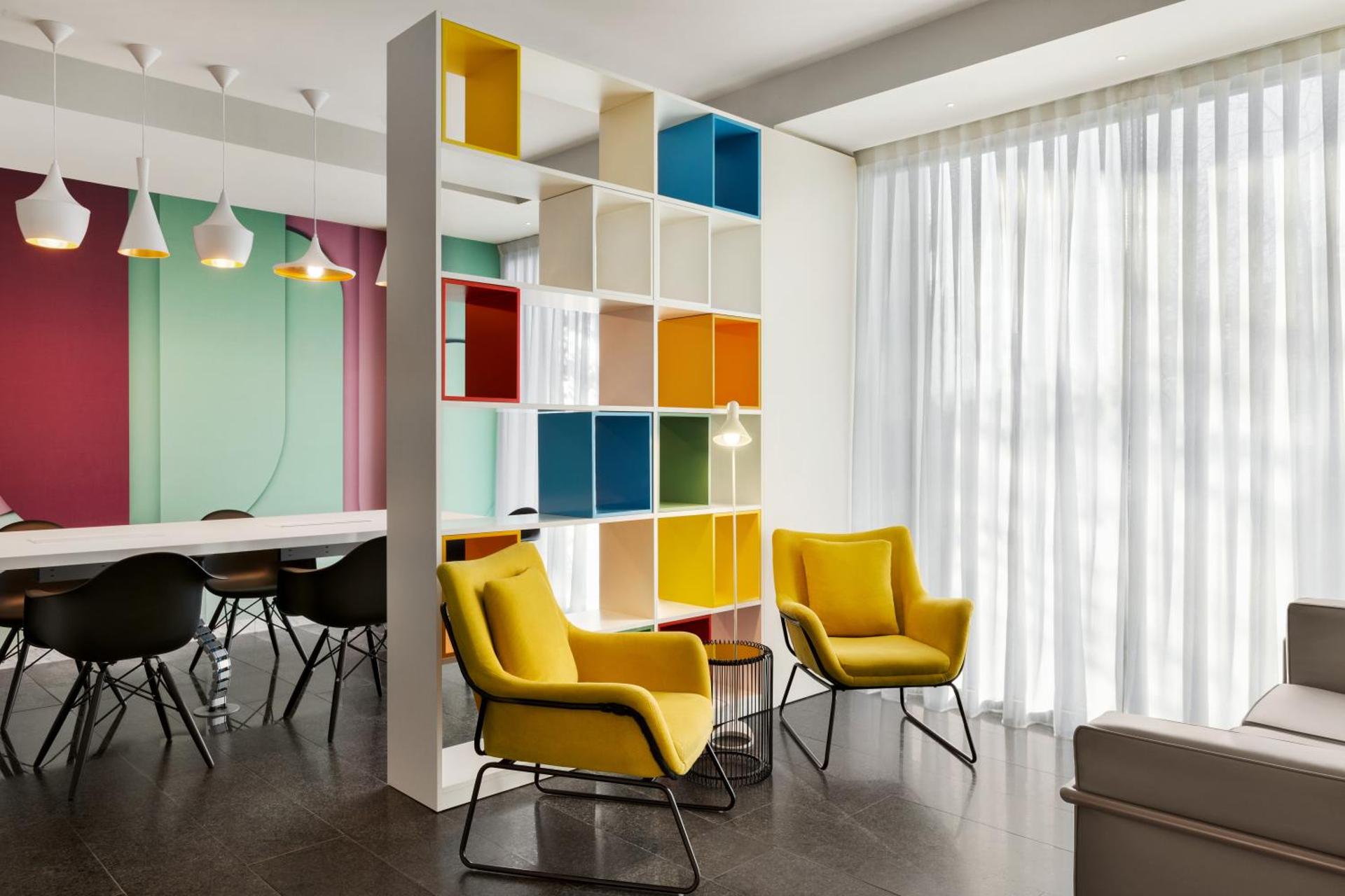 Communal lounge/ TV room