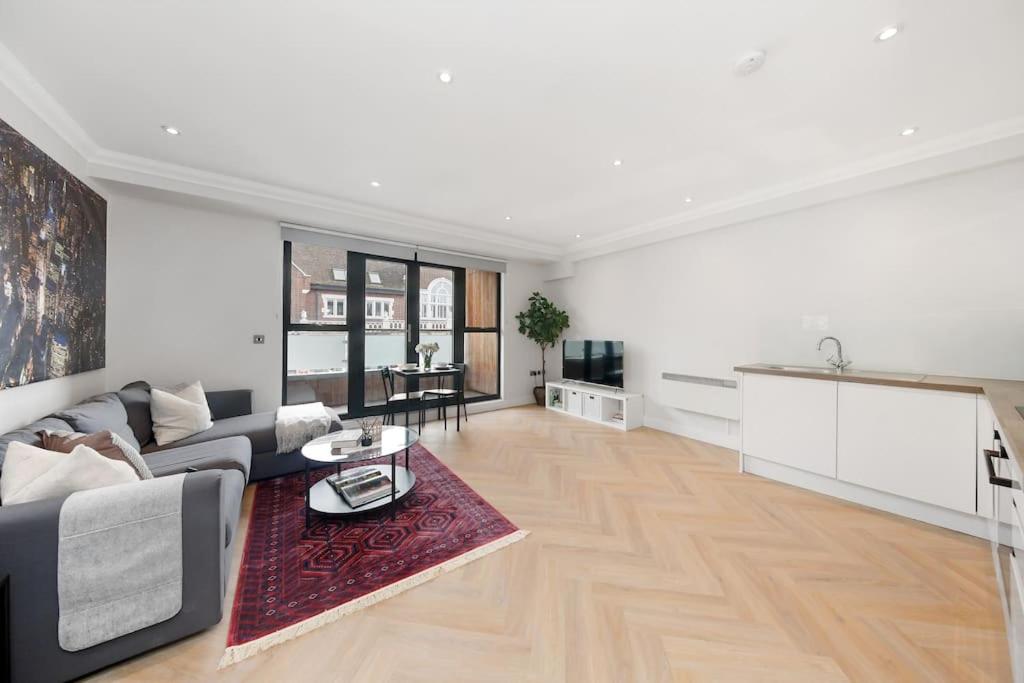 Pleasing 2bed flat 10min to Wimbledon tennis court