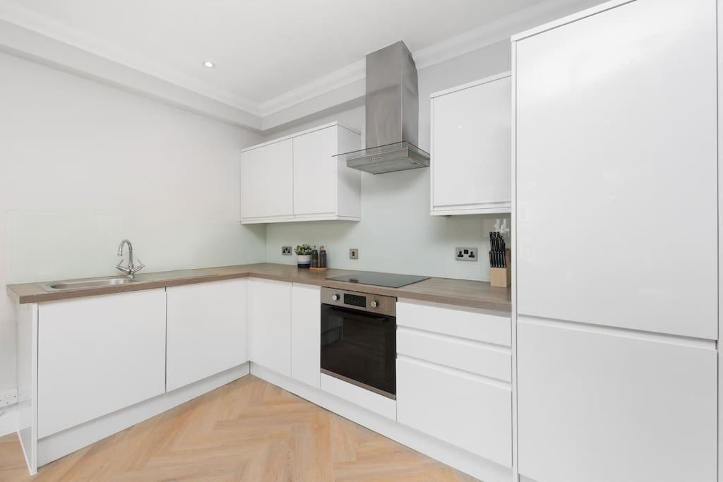 Pleasing 2bed flat 10min to Wimbledon tennis court