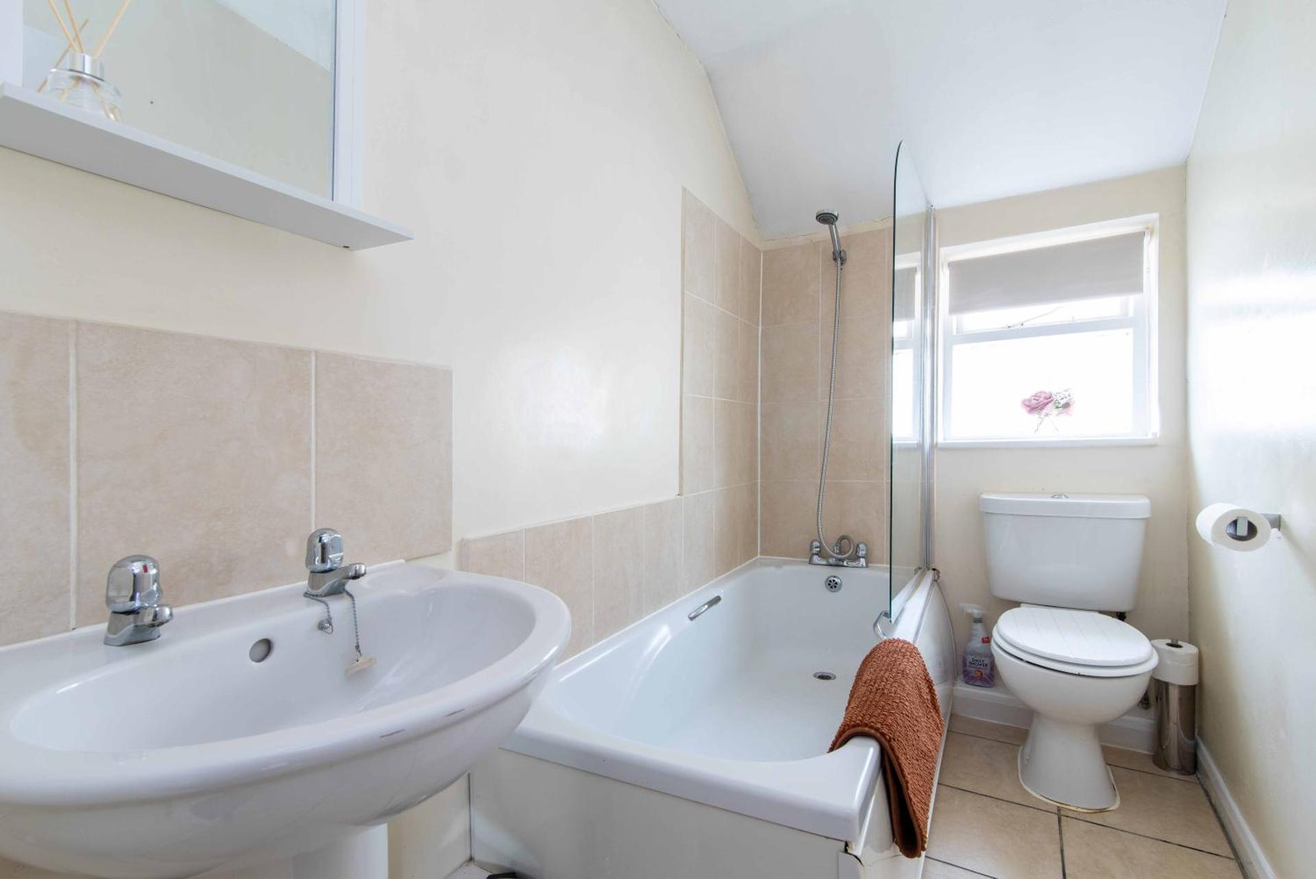 2Bed Contractor Flat - East Midlands Airport - Castle Donington central