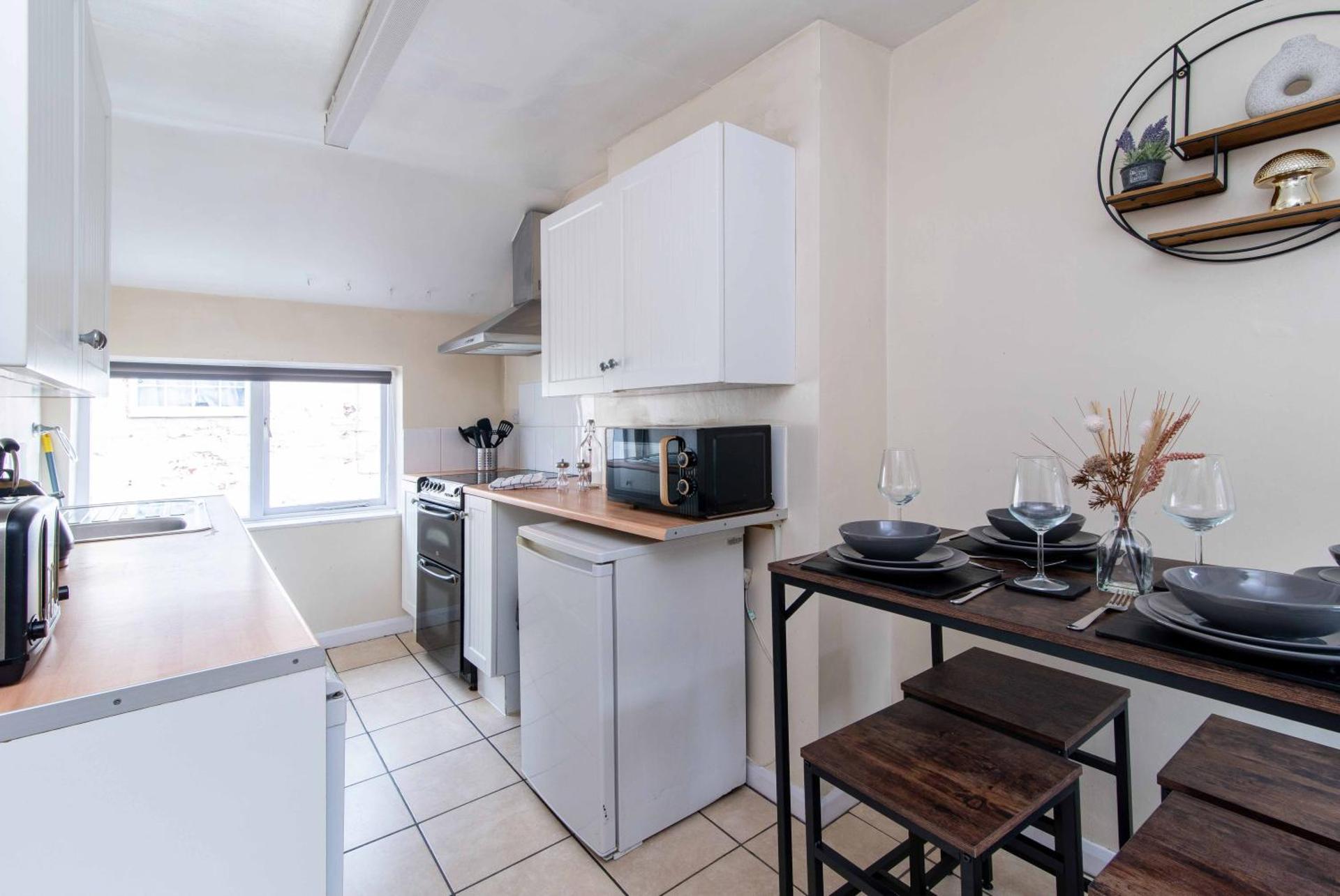 2Bed Contractor Flat - East Midlands Airport - Castle Donington central