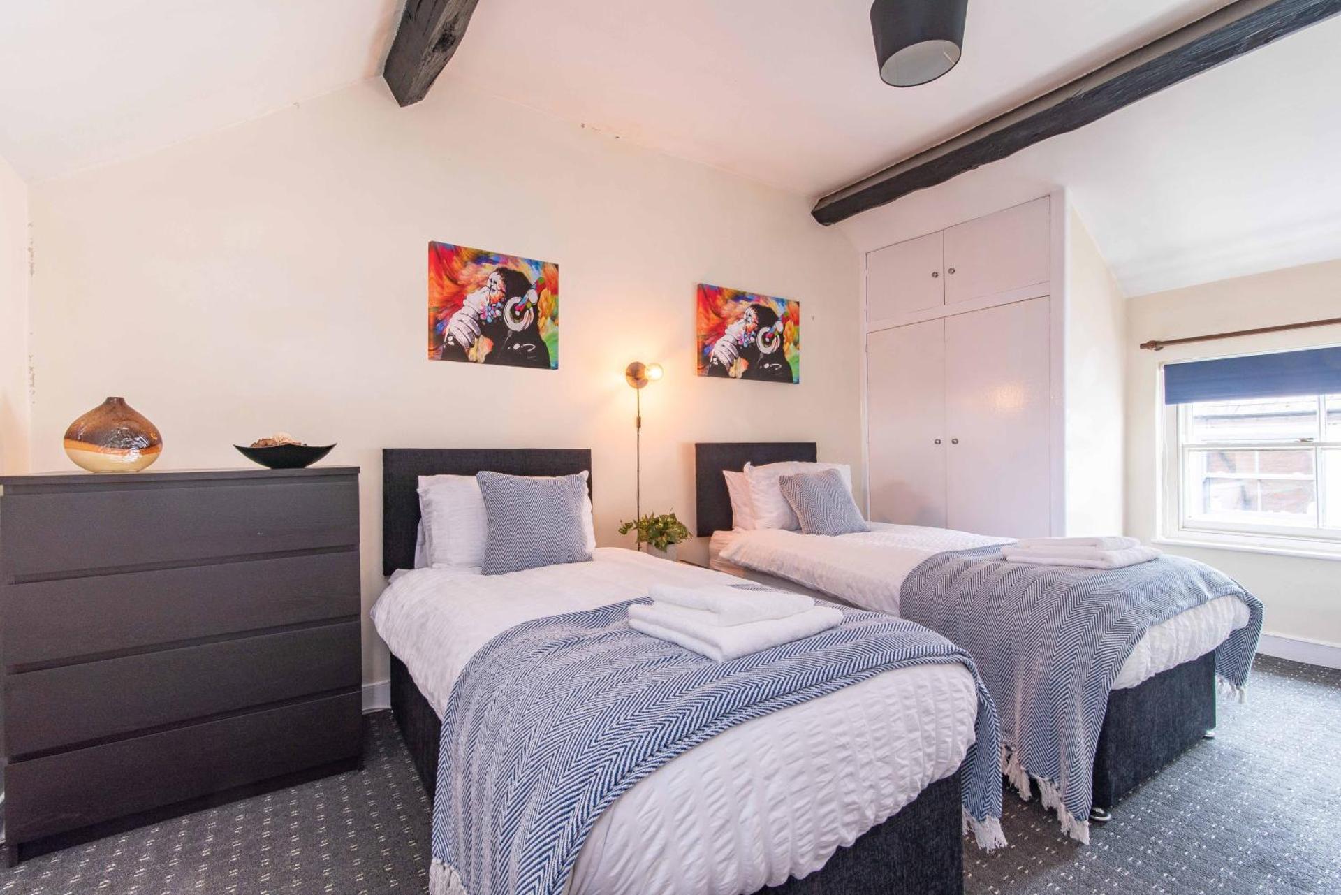 2Bed Contractor Flat - East Midlands Airport - Castle Donington central