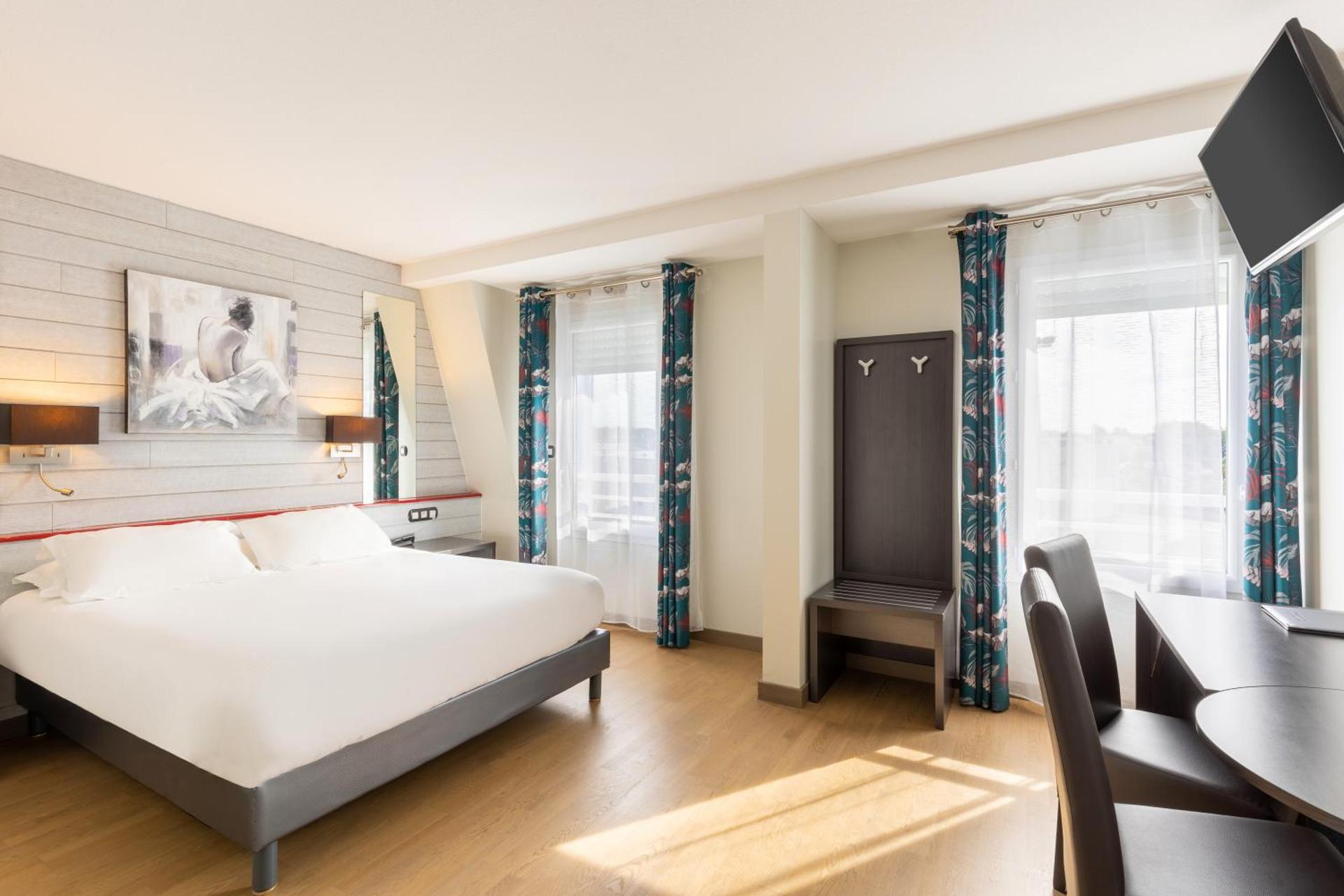 Apartment with Queen Bed