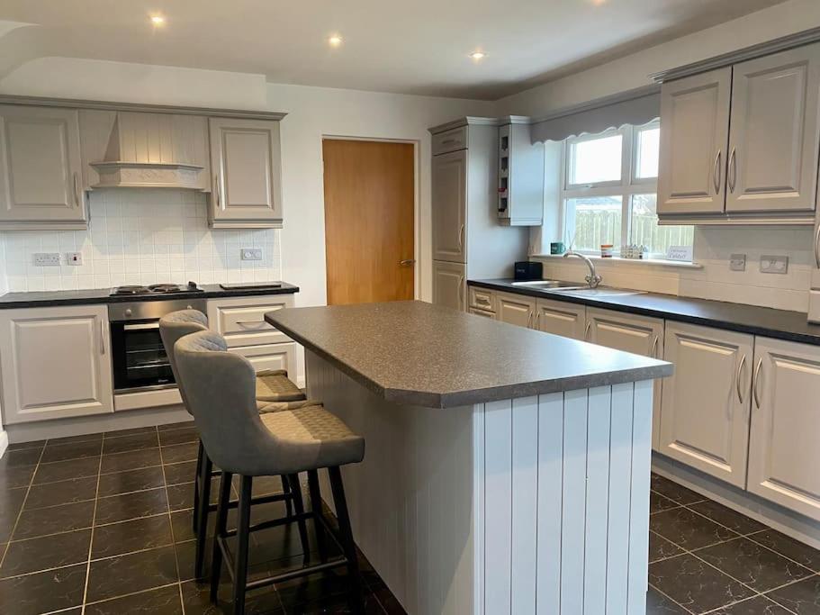 Téach Cara - 5 Bedroom - Culdaff