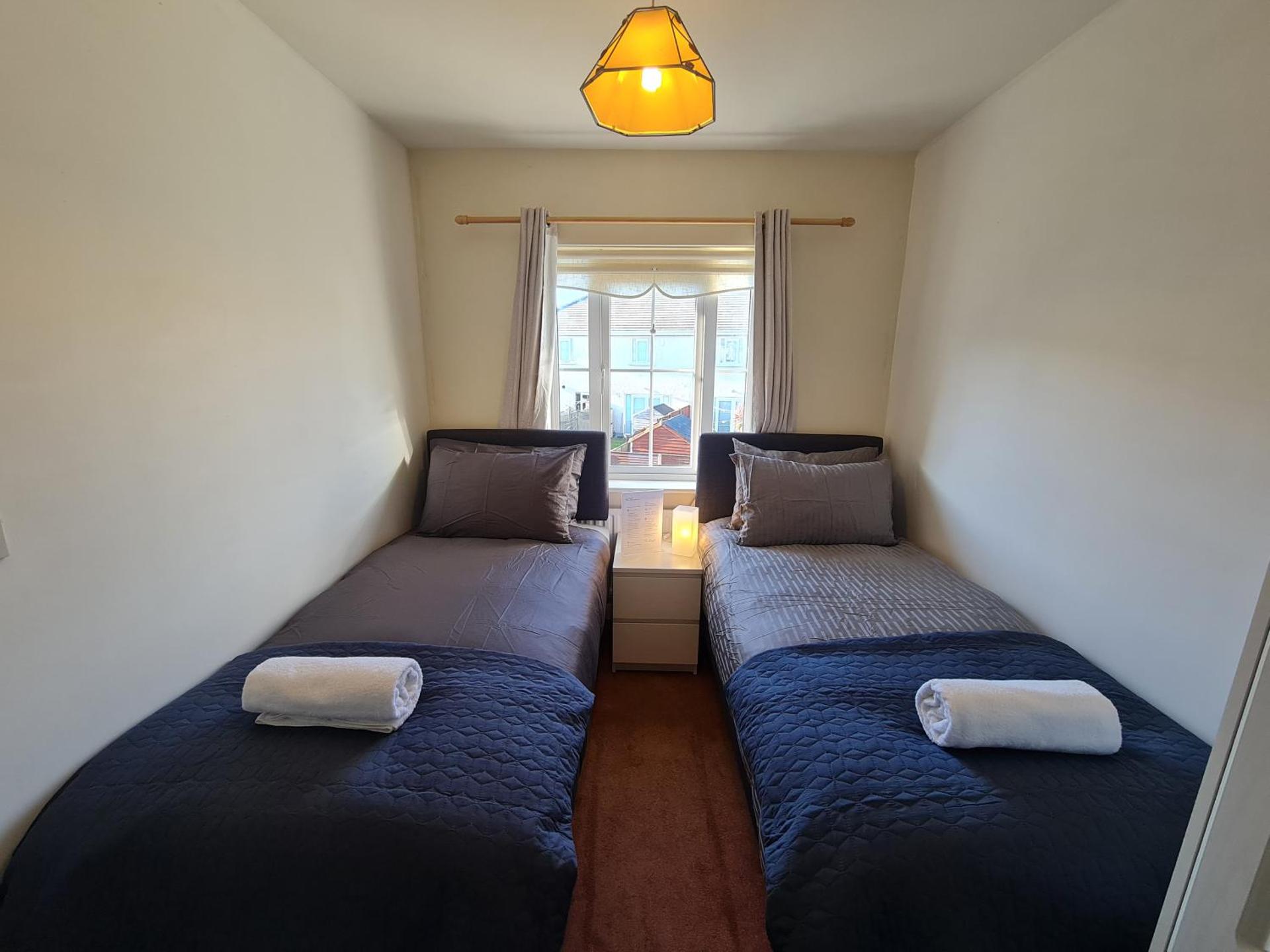 3 Cosy Bedrooms in a House 6 people