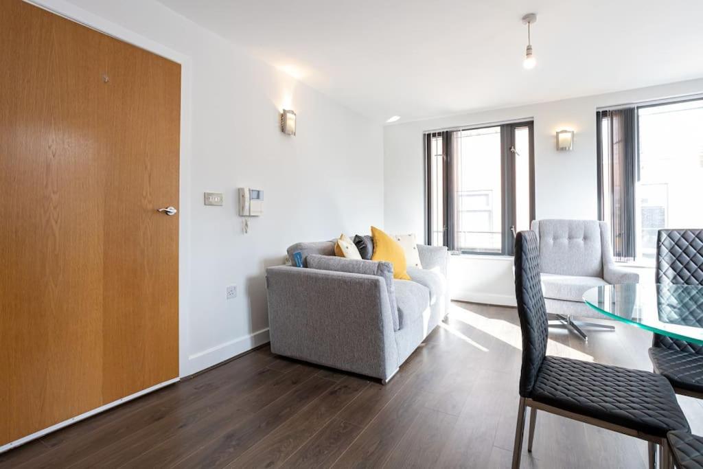 2 Bed Flat Near Deansgate