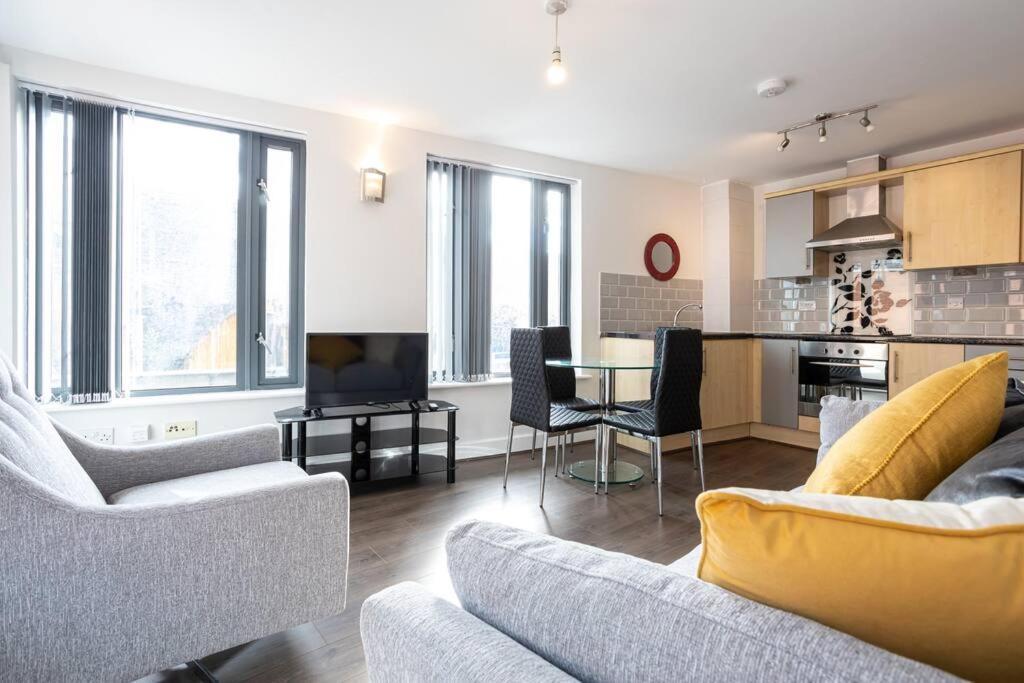 2 Bed Flat Near Deansgate