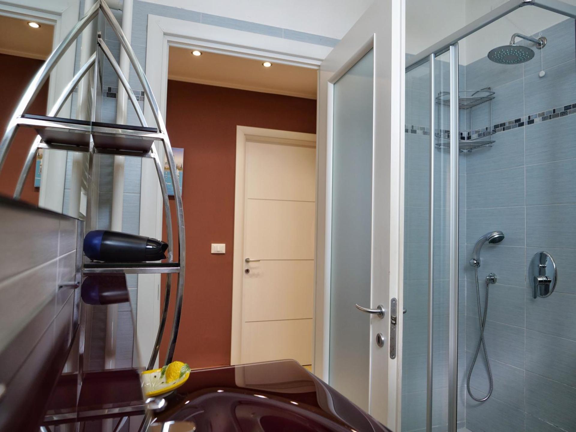 Casa Salumiere ‐ BICAMERE con posto auto vicinissimo alla spiagga Costa Azzurra