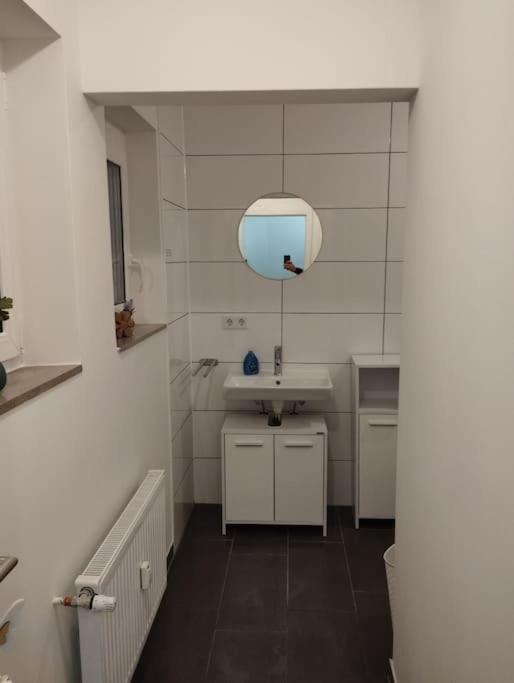 Appartement 4 Personen - Zimmer in Wohnung, zentral, ruhig, modern