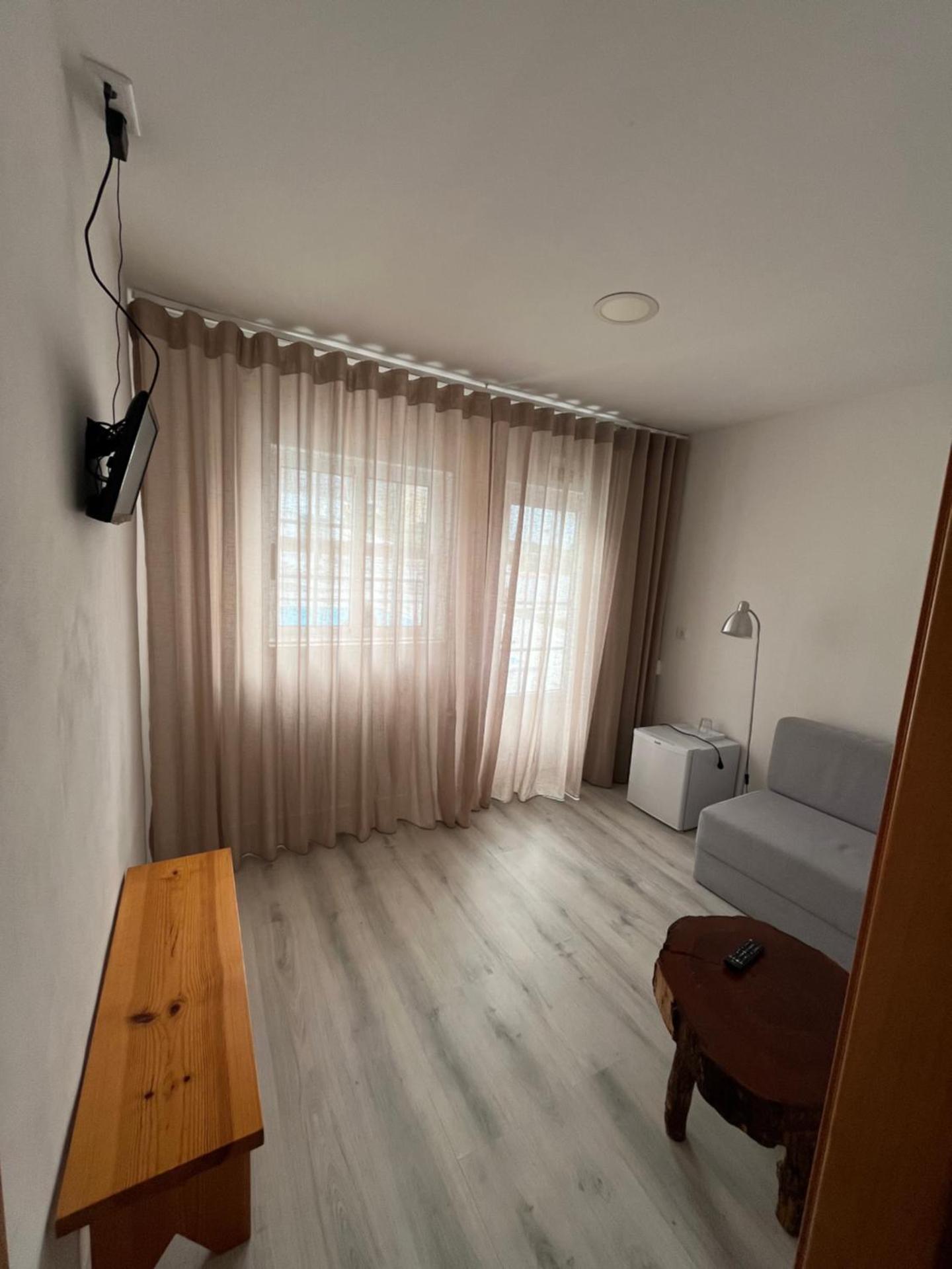 Zulla Nazaré`s Surf Village