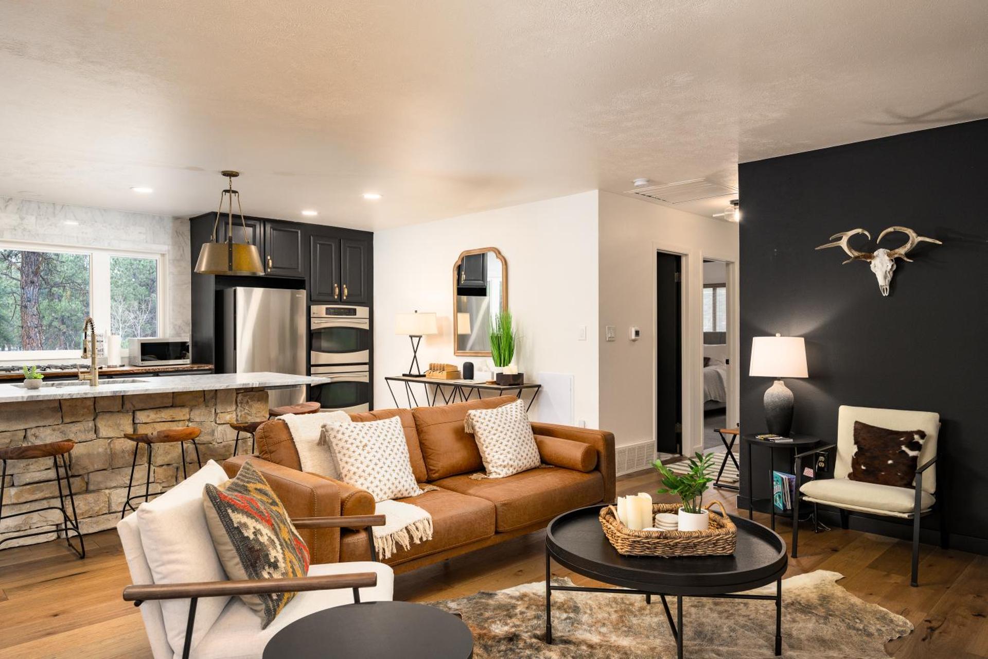 Communal lounge/ TV room