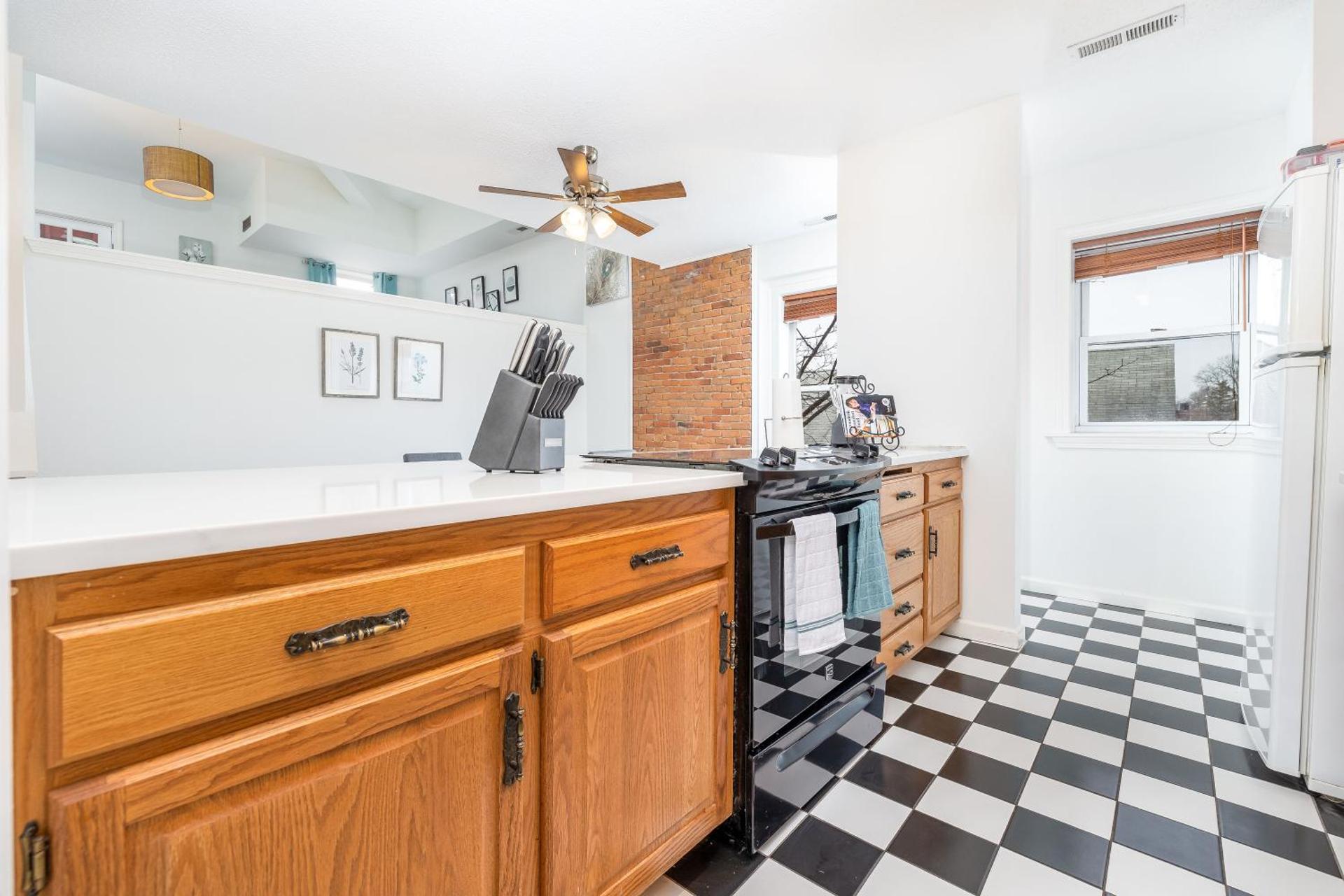 Kitchen or kitchenette