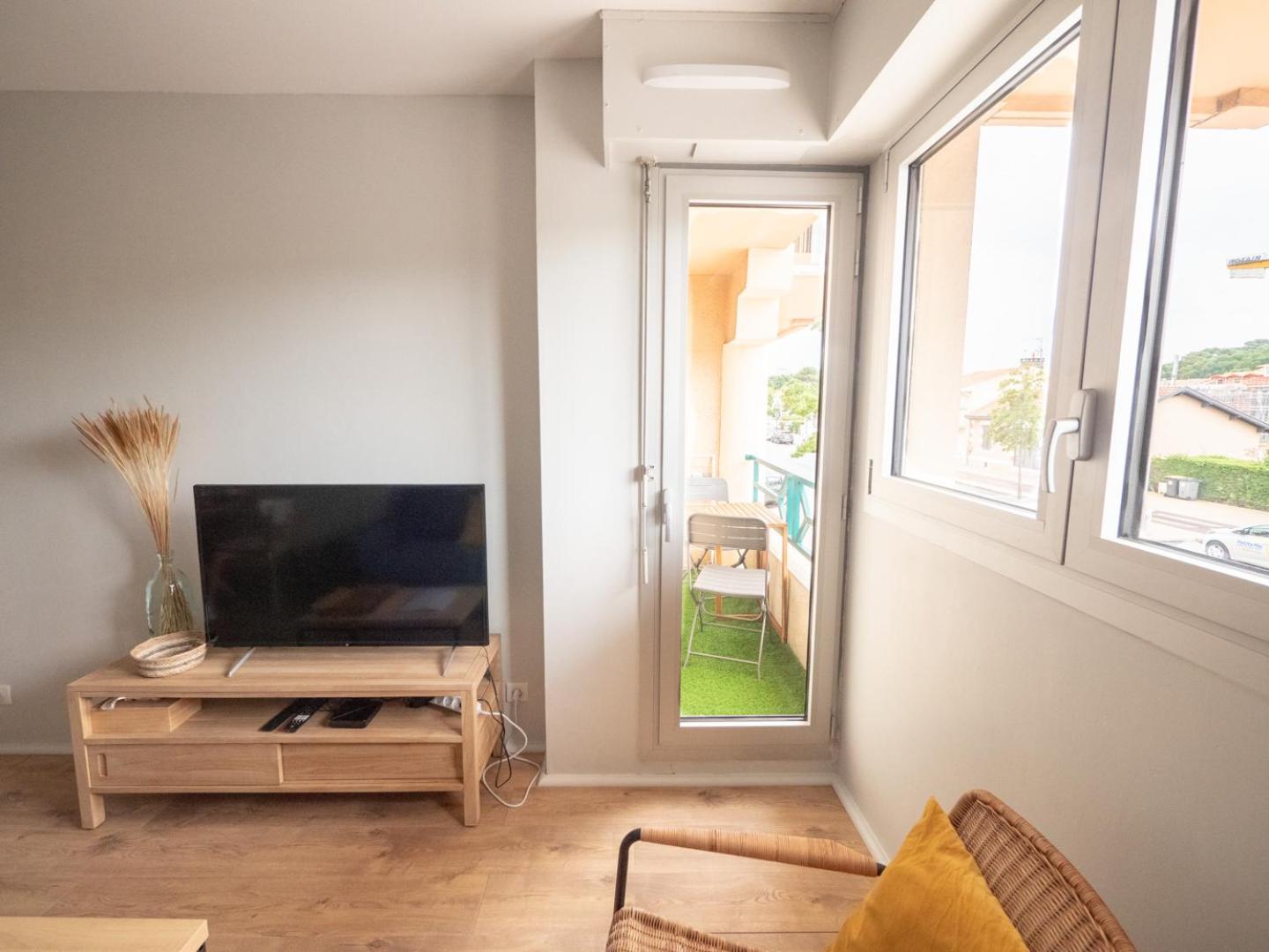 Communal lounge/ TV room