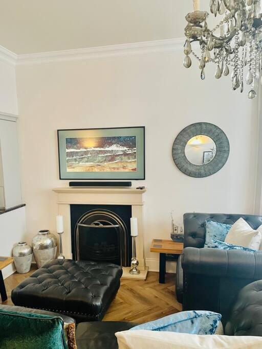 Whitehall, Thomas Turnbull Flat 3 Beautiful apartment in Georgian House