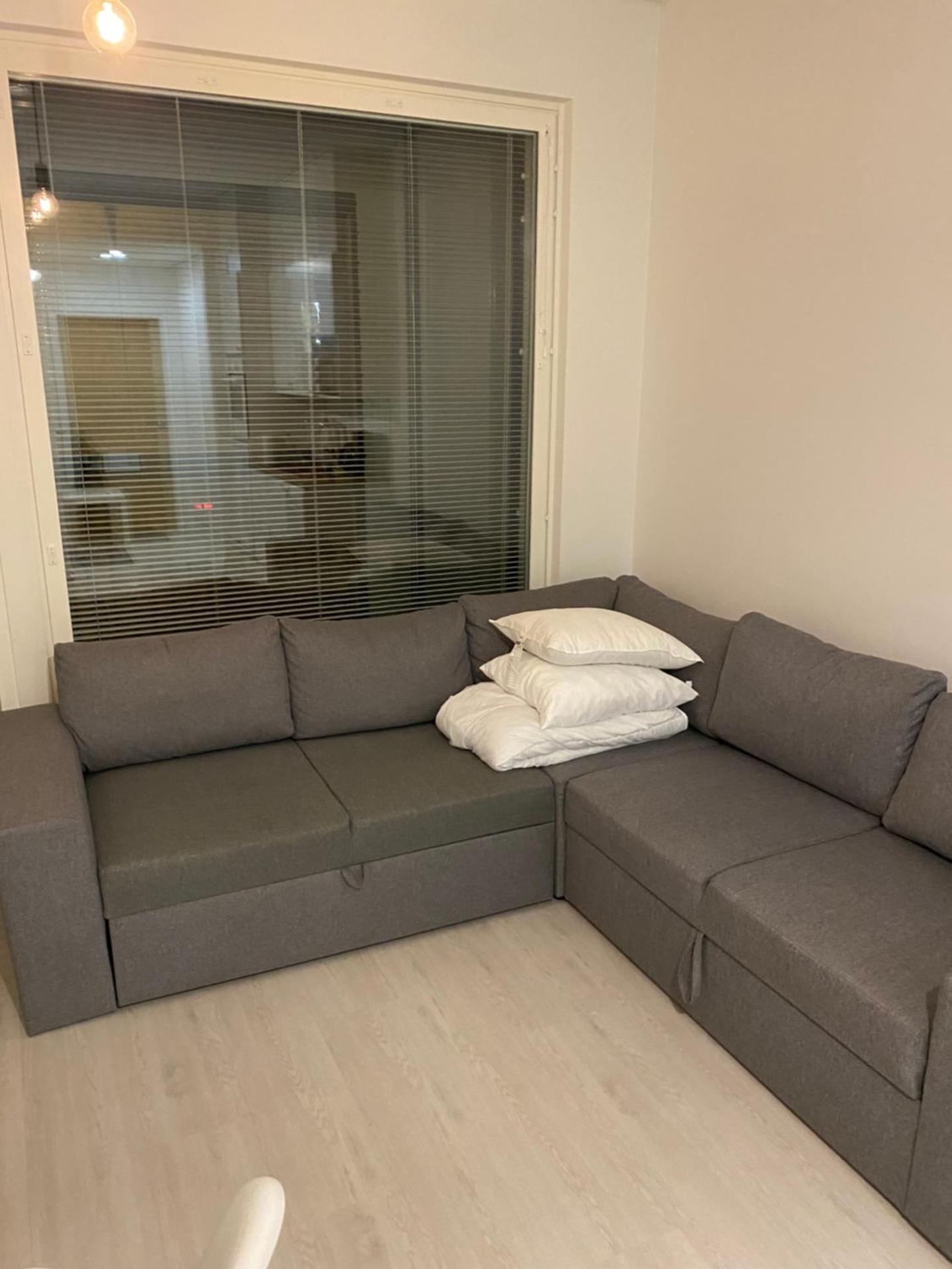 Ihana huoneisto juna aseman vieressä.