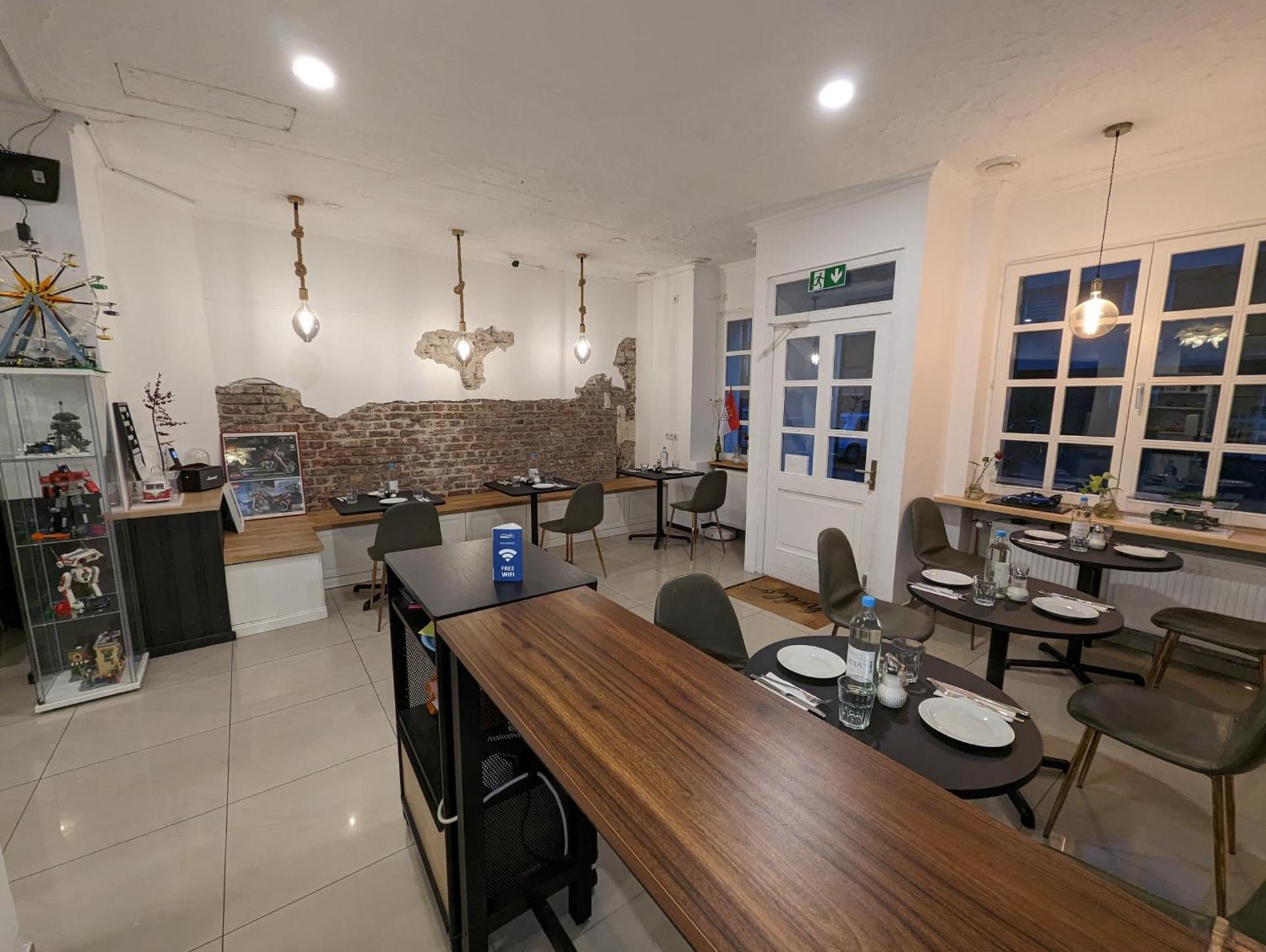 Restaurant/places to eat