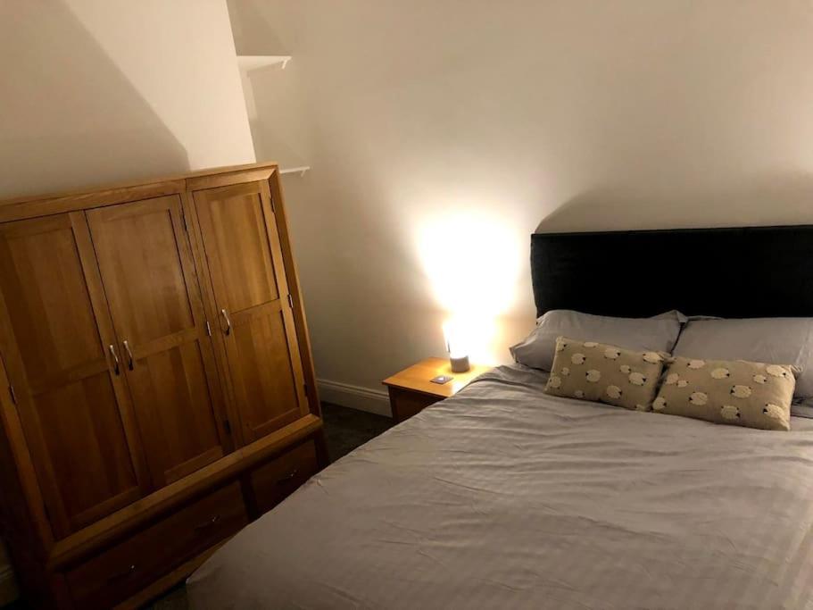 The Old Ship Hotel, apartment 2