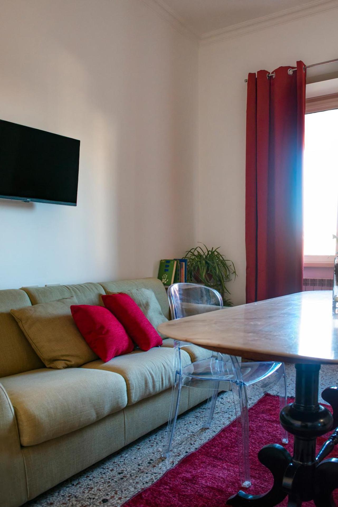 Communal lounge/ TV room