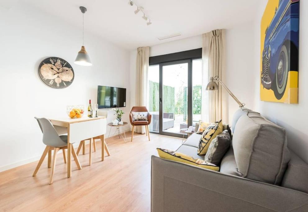 Chamberi con Jardin C by RegalateMadrid