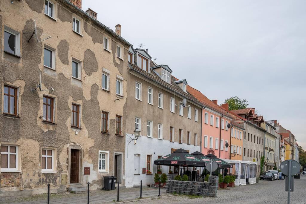 Blick Apartments - Waterfront Green Apartment