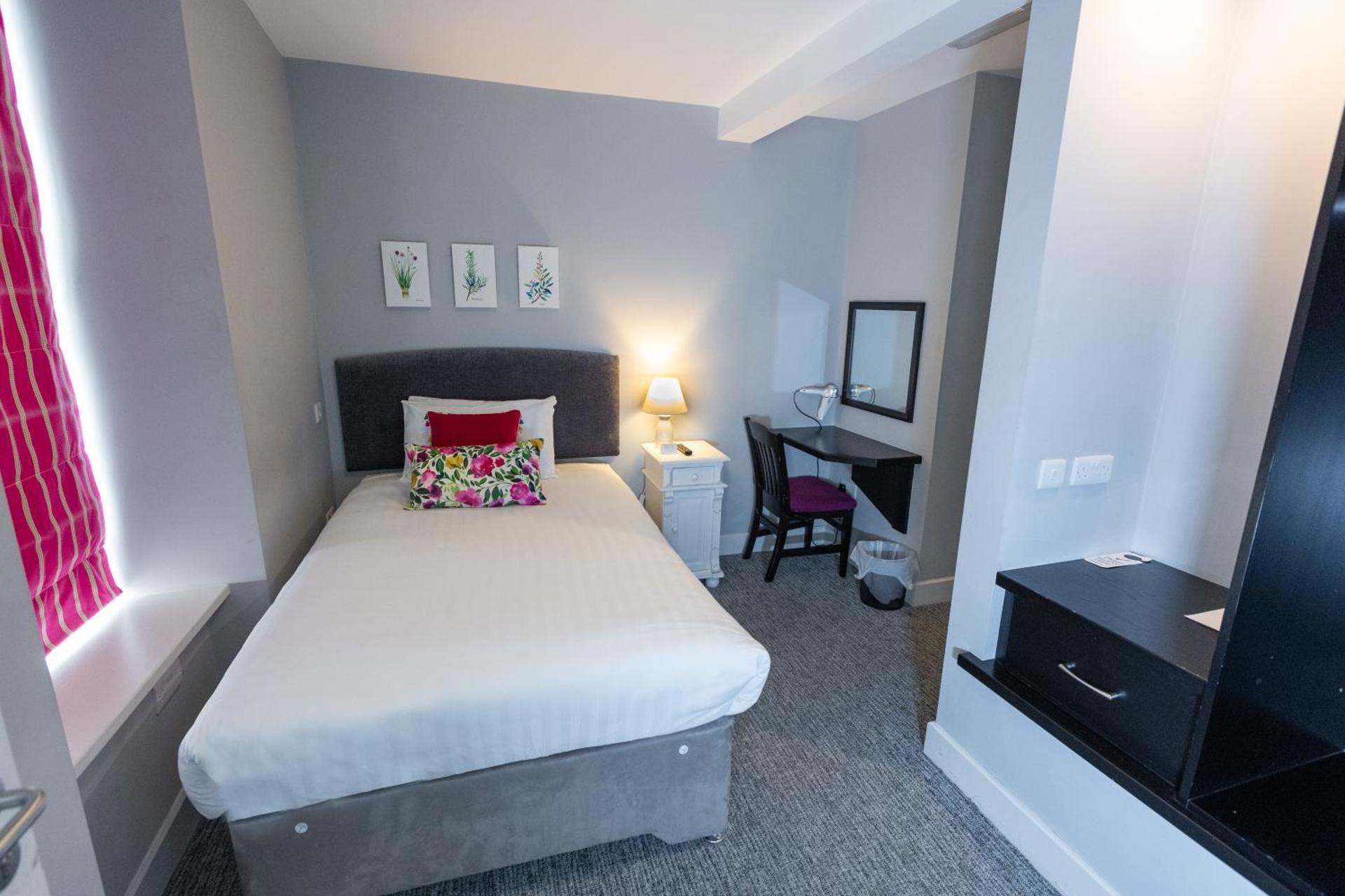 Behan's Horseshoe Bar & Restaurant