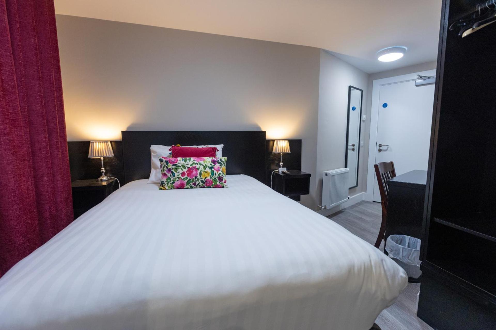 Behan's Horseshoe Bar & Restaurant