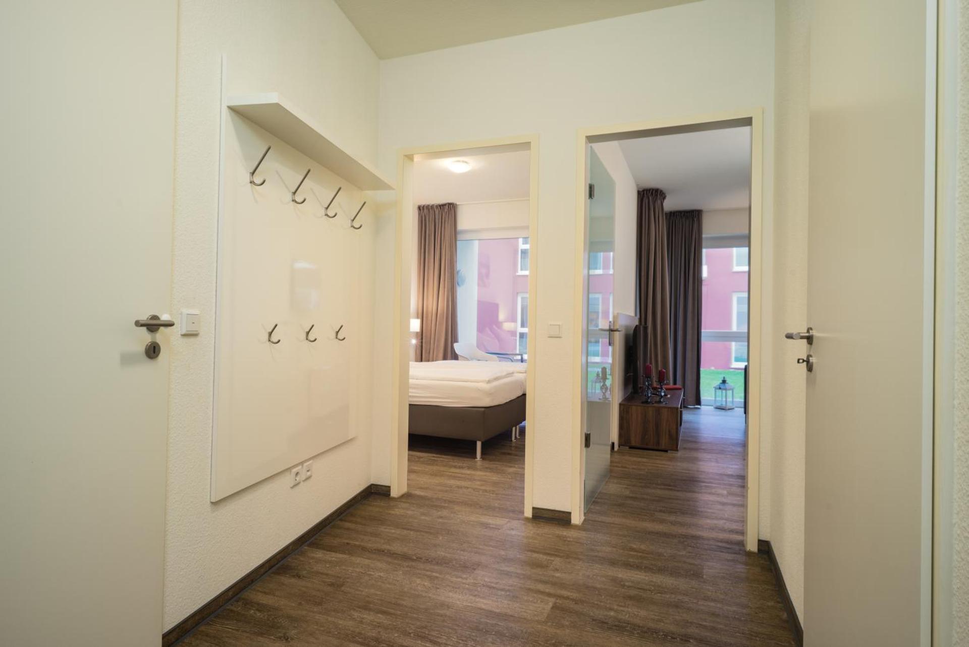 Ferienwohnung direkt am Meer mit Pool und Sauna, Strand fußläufig erreichbar, barrierefrei