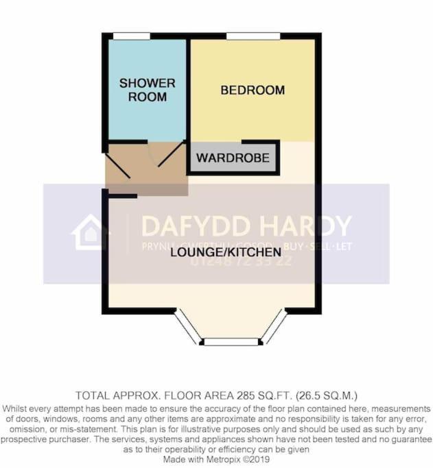 Compact Modern Apartment Single Person or Couple Only