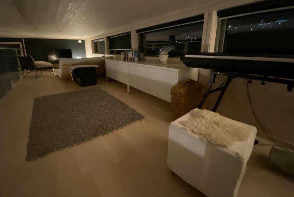 Delikat hytte omgitt av Hallingdals vakre fjell