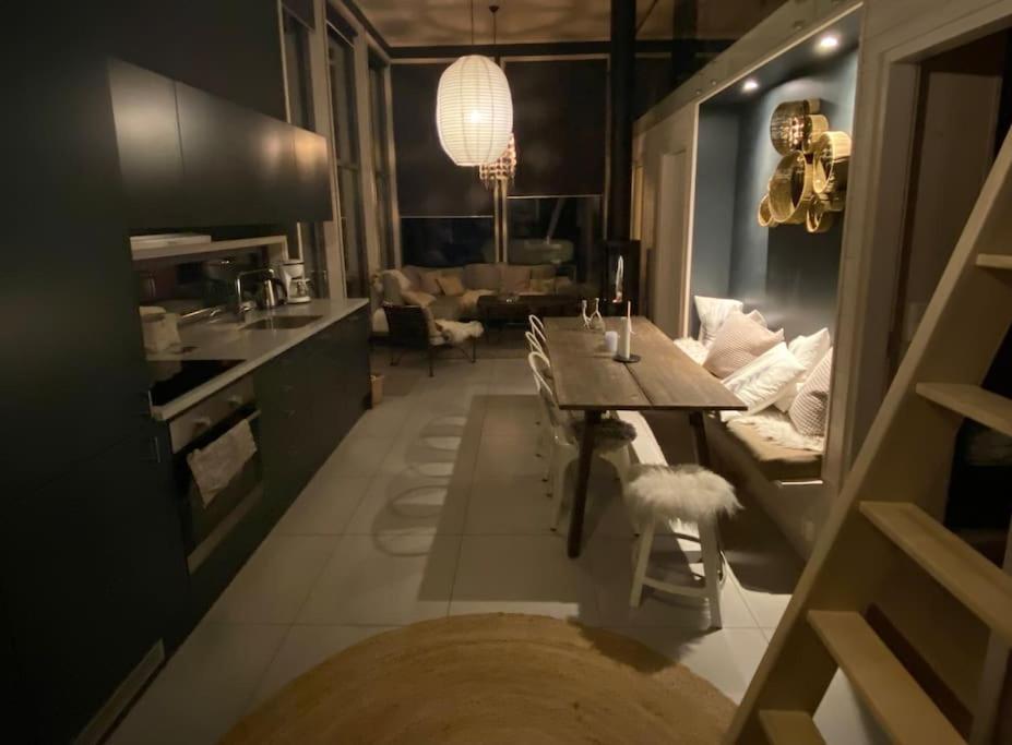 Delikat hytte omgitt av Hallingdals vakre fjell