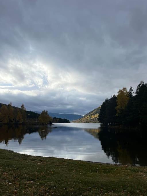 Delikat hytte omgitt av Hallingdals vakre fjell