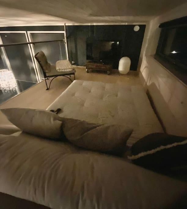 Delikat hytte omgitt av Hallingdals vakre fjell