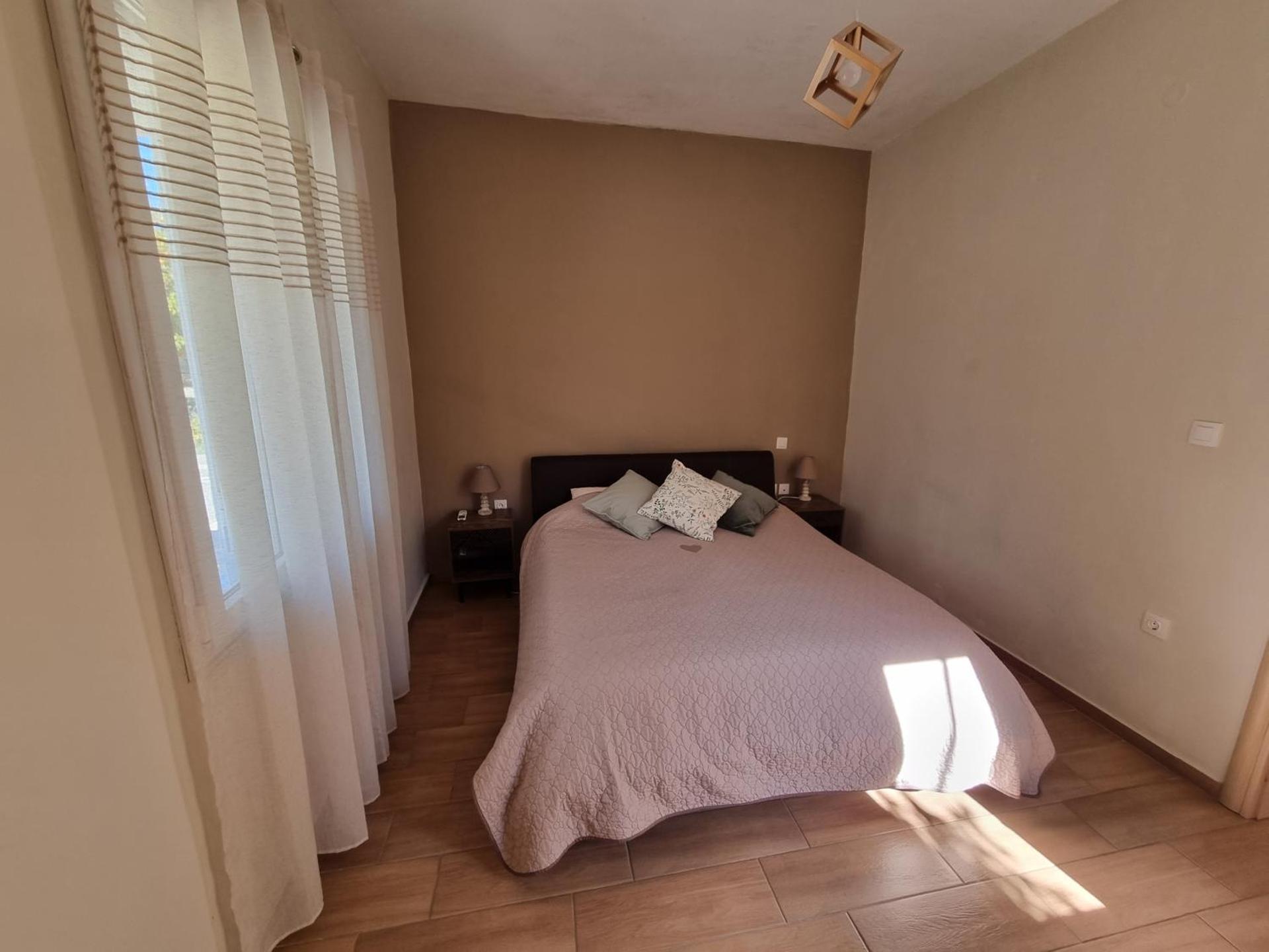 Leonidas II Traditional House in Sparta