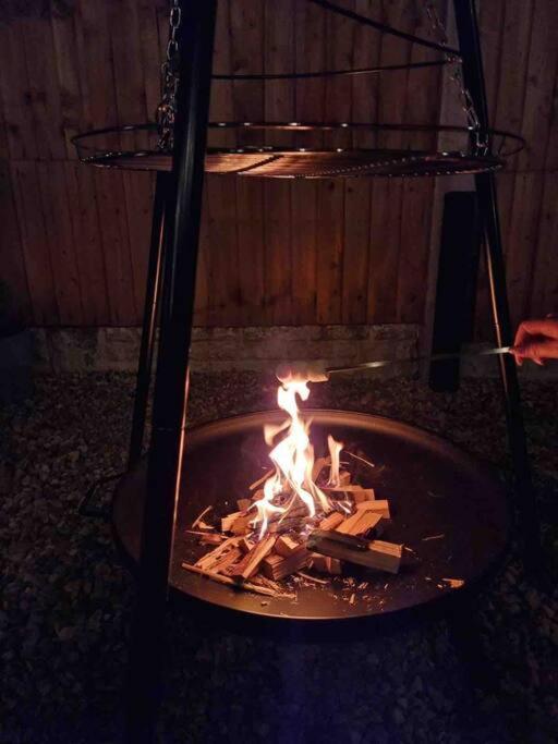 Stunning house close to the stadium + Hot tub!