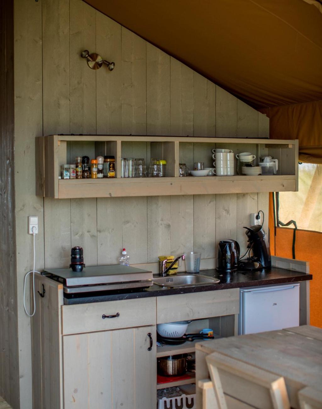 Coffee/tea facilities