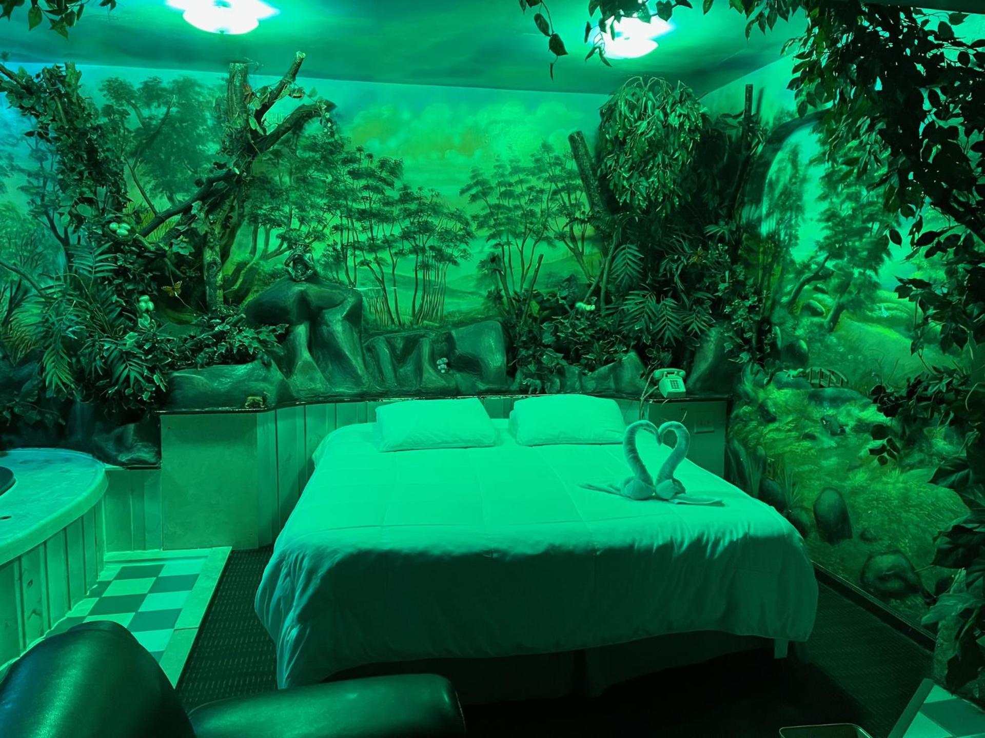 Gallery Holiday Motel