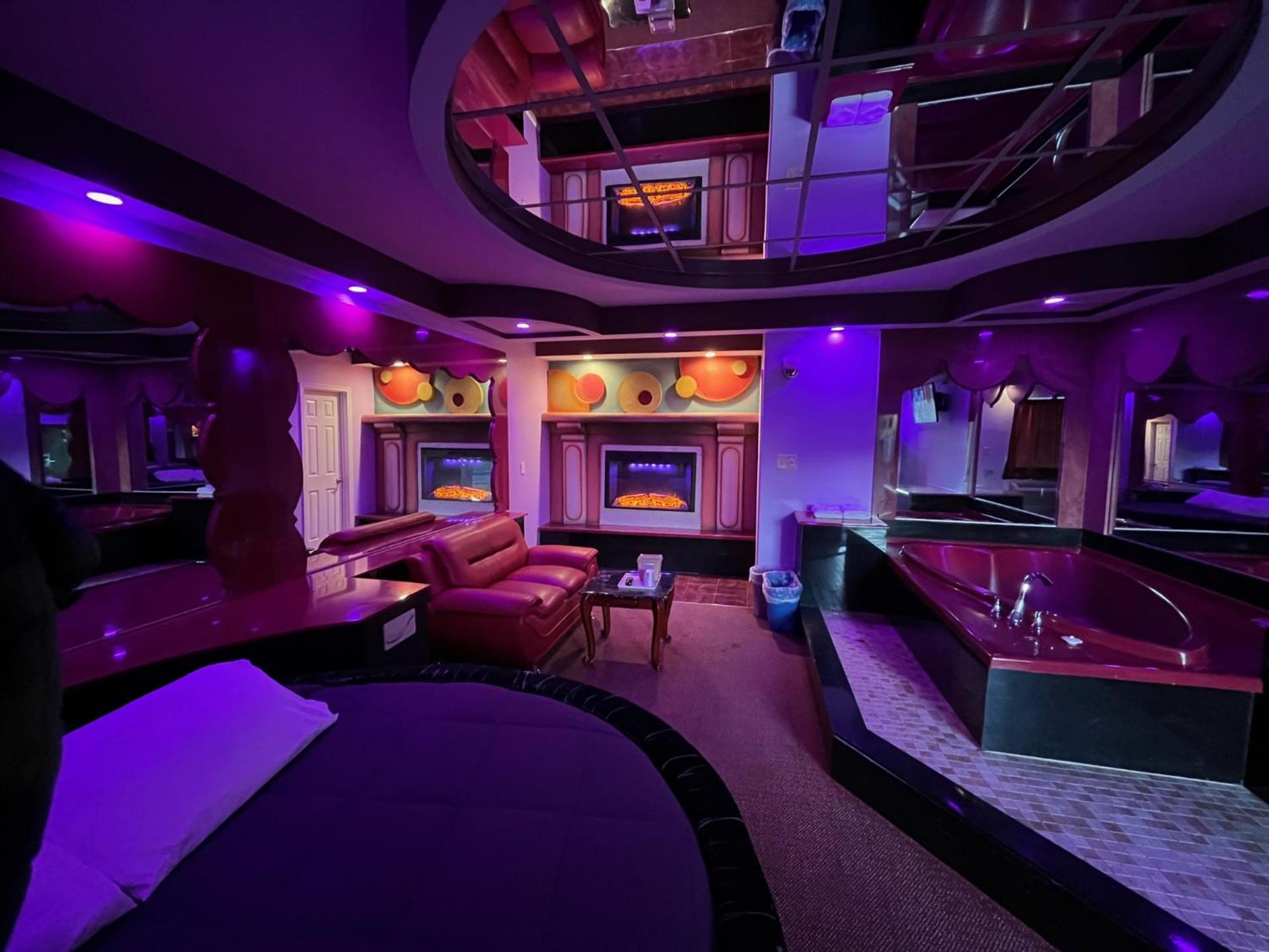 Gallery Holiday Motel