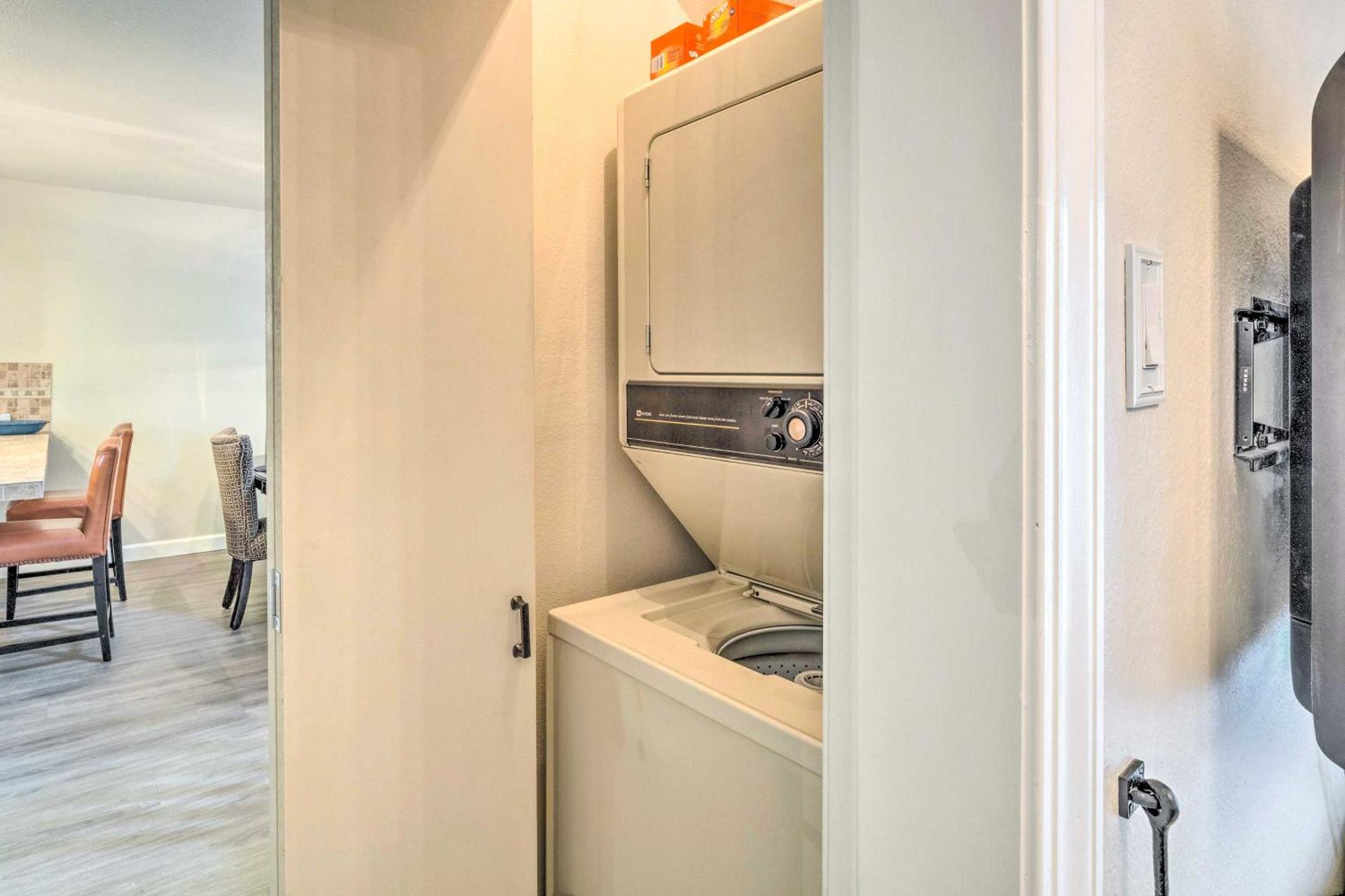 Horseshoe Bay Townhome with Patio and Outdoor Pool!