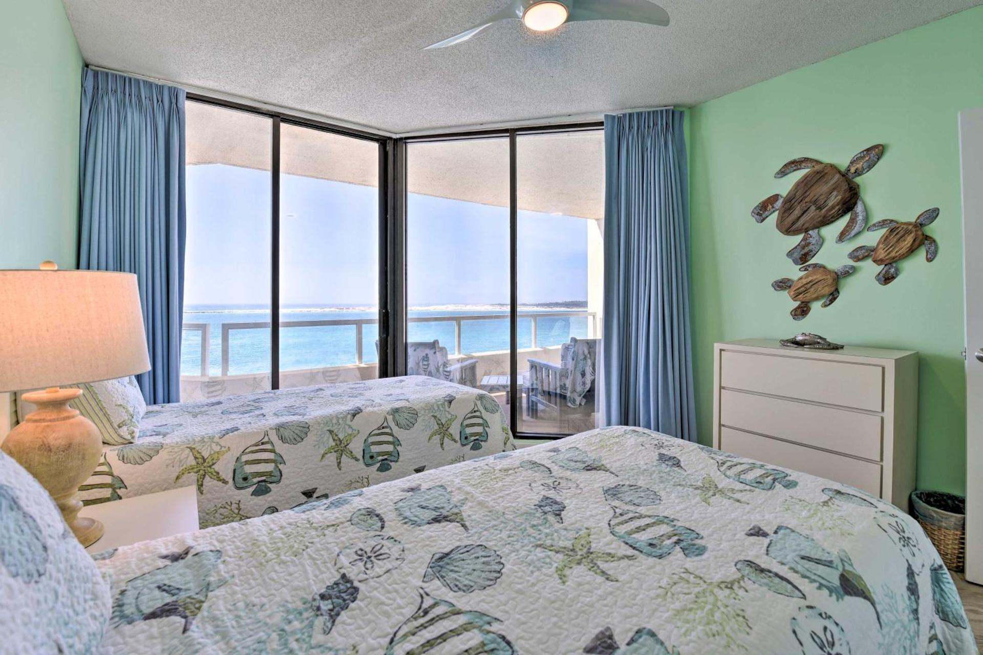 Gulf View Destin Condo with Resort Pool and Spa!