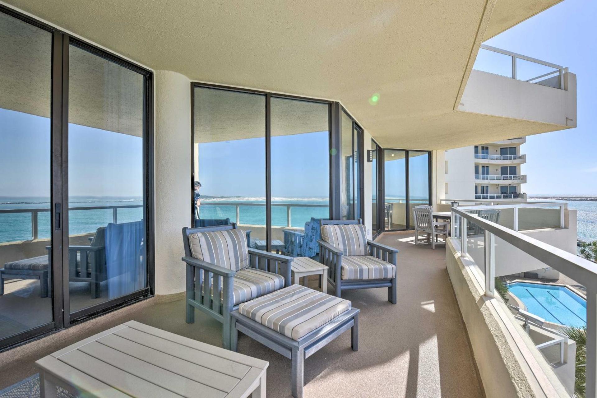 Gulf View Destin Condo with Resort Pool and Spa!